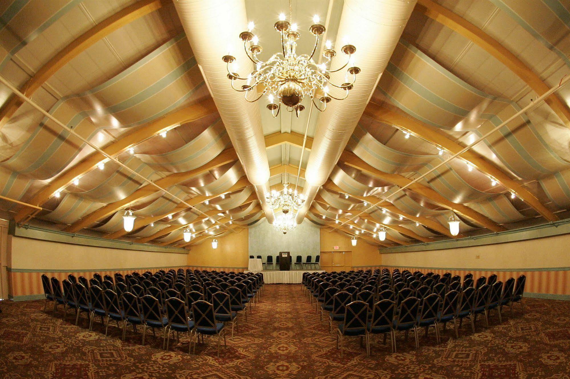 E Hotel Banquet & Conference Center Edison Exterior photo